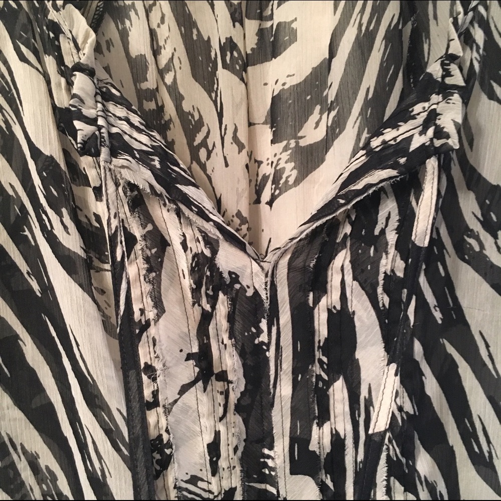 Express Blouse - Picture 3 of 5